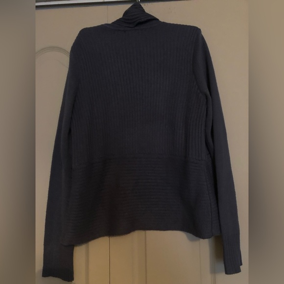 H&M vest - Picture 3 of 4